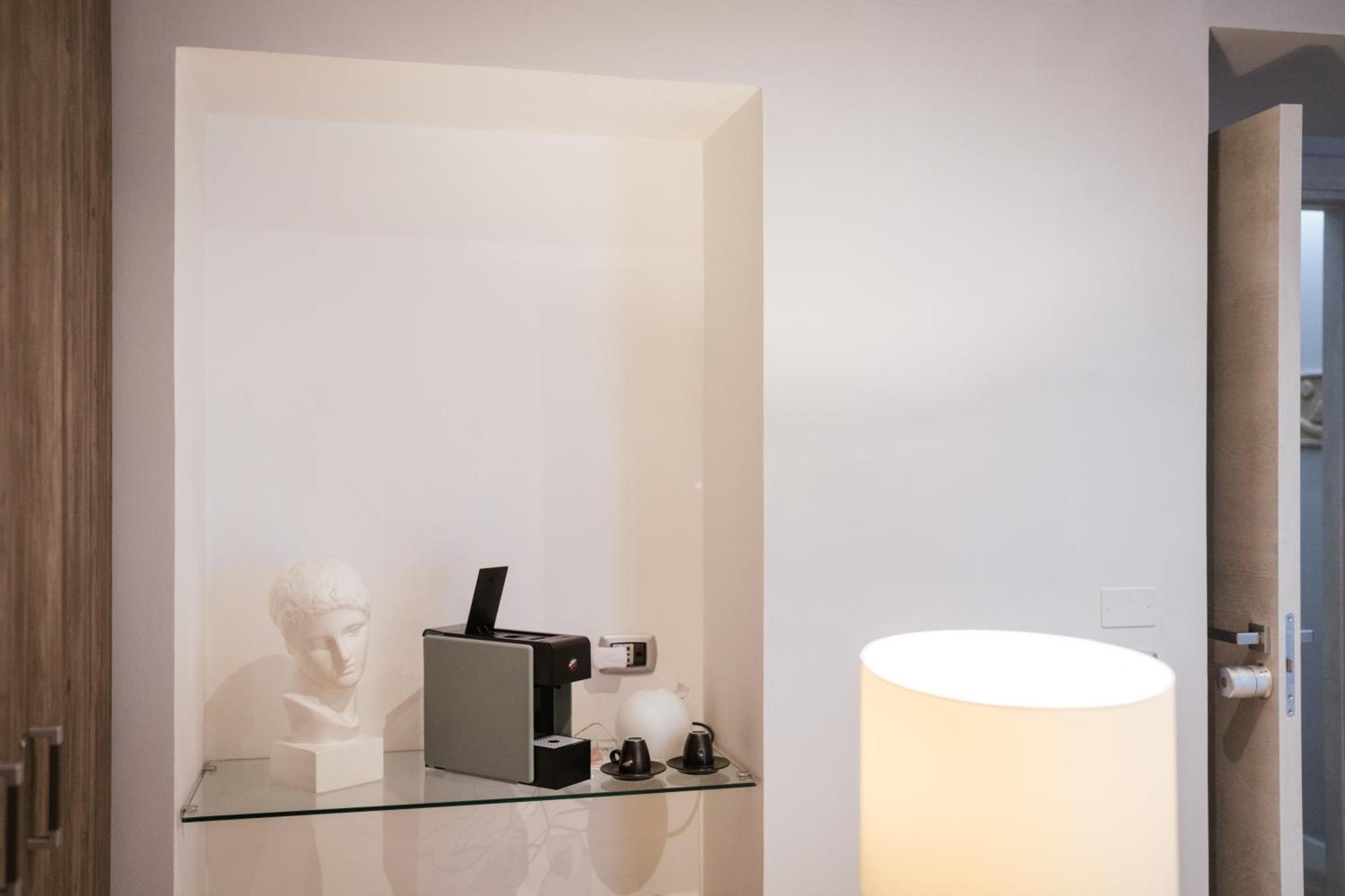 Calefati Suite 54 Bari Bagian luar foto